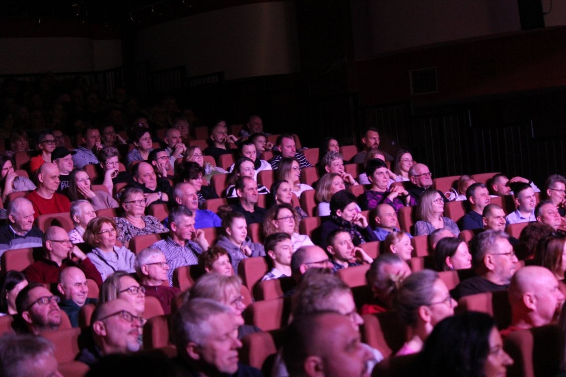 Październikowy repertuar CKiS [ROZMOWA]