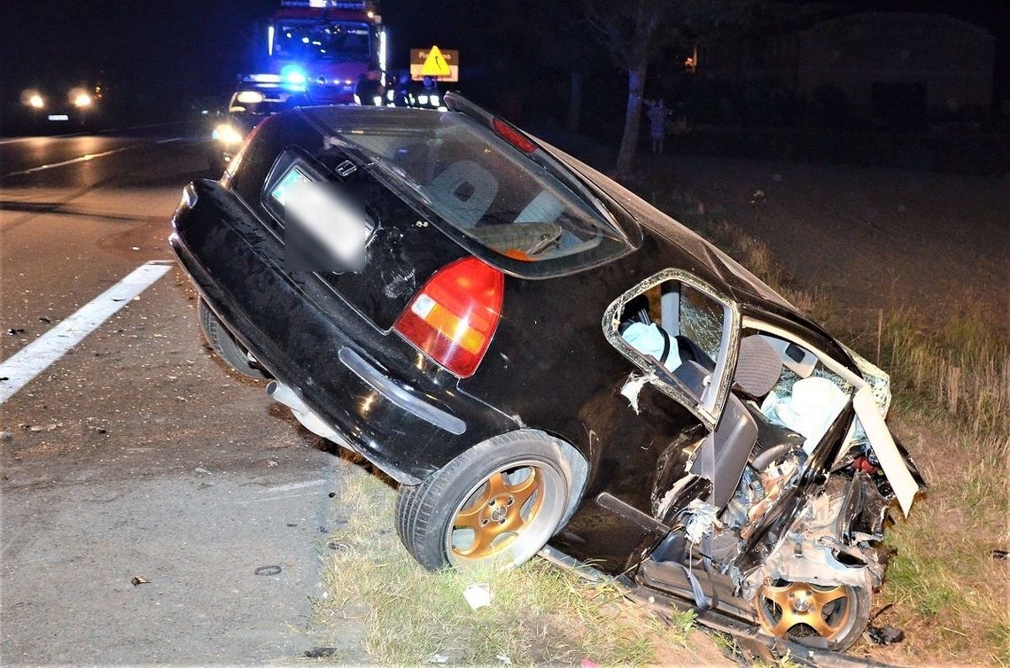 Piaseczno: czołowe zderzenie dwóch samochodów osobowych