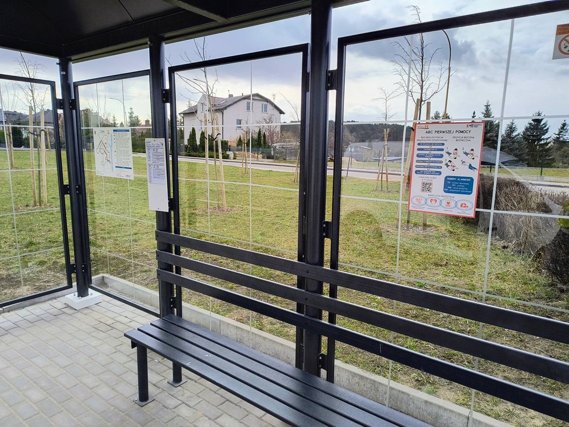 Instrukcja ratowania życia dostępna na przystankach w Tczewie