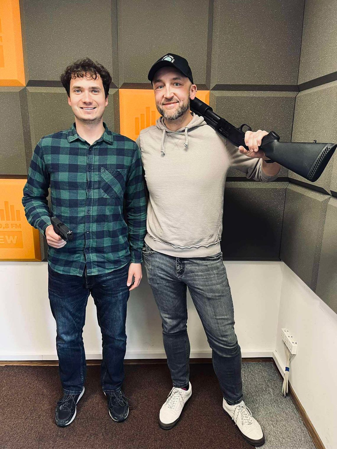 Polacy i broń palna. Czy strach ma wielkie oczy? [ROZMOWA]