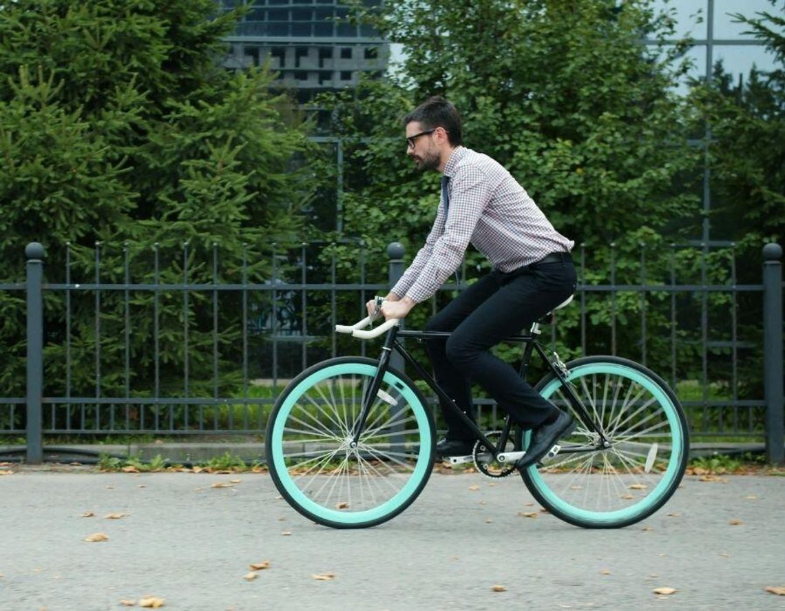 Polacy kochają rowery, ale nie znają przepisów