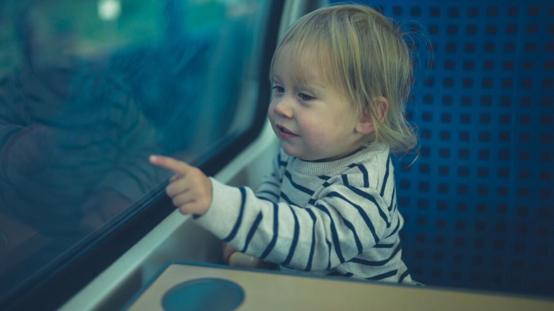 Polacy podzieleni w sprawie stref bez dzieci w pociągach Polacy podzieleni w sprawie stref bez dzieci w pociągach
