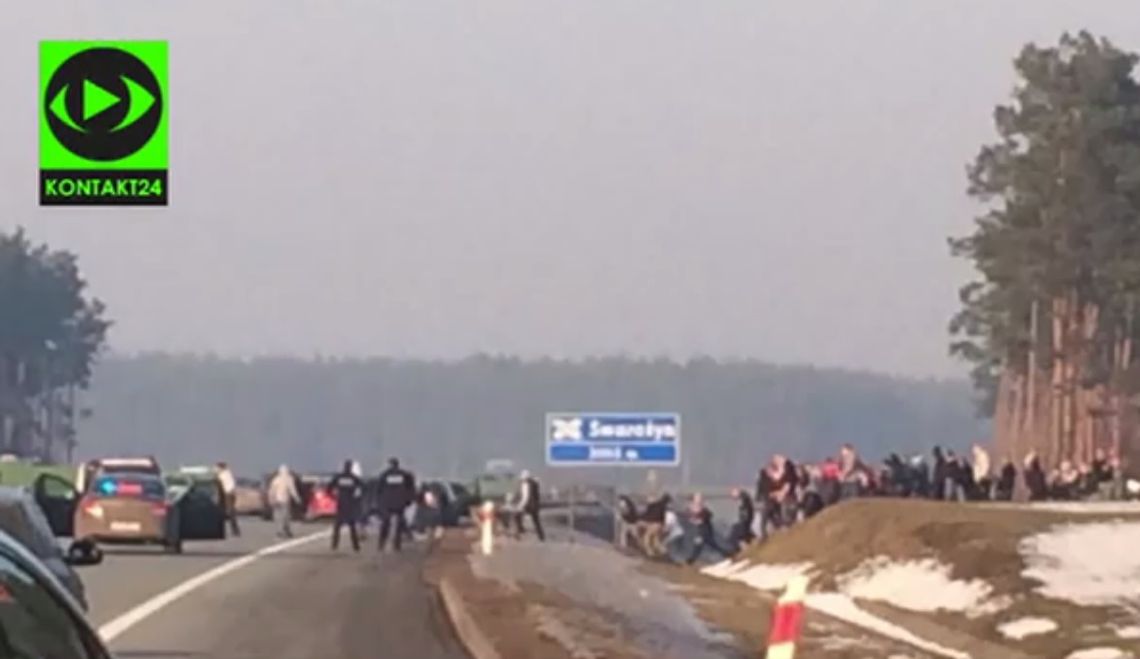 Policja szuka świadków "ustawki" na autostradzie