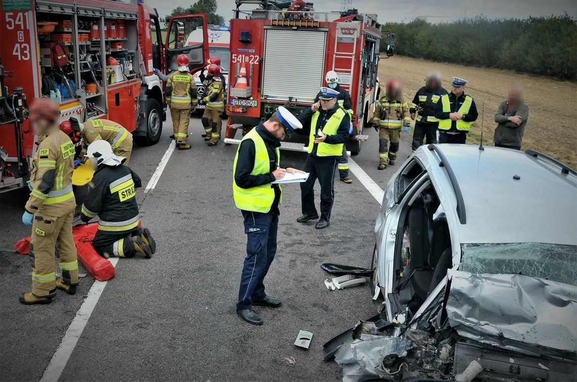 Policjanci wyjaśniają okoliczności tragicznego wypadku w Zajączkowie
