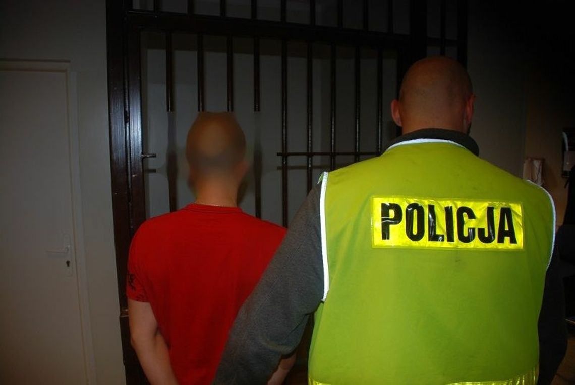 Policjanci z Pelplina zatrzymali dwóch młodych mężczyzn z narkotykami