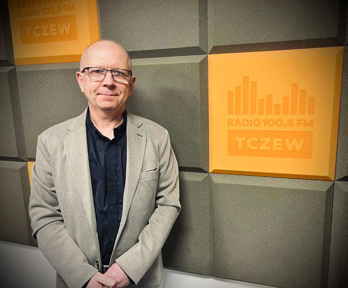 "Plecak ewakuacyjny jest średnio trafionym pomysłem". Rozmowa o "Poradniku Bezpieczeństwa"