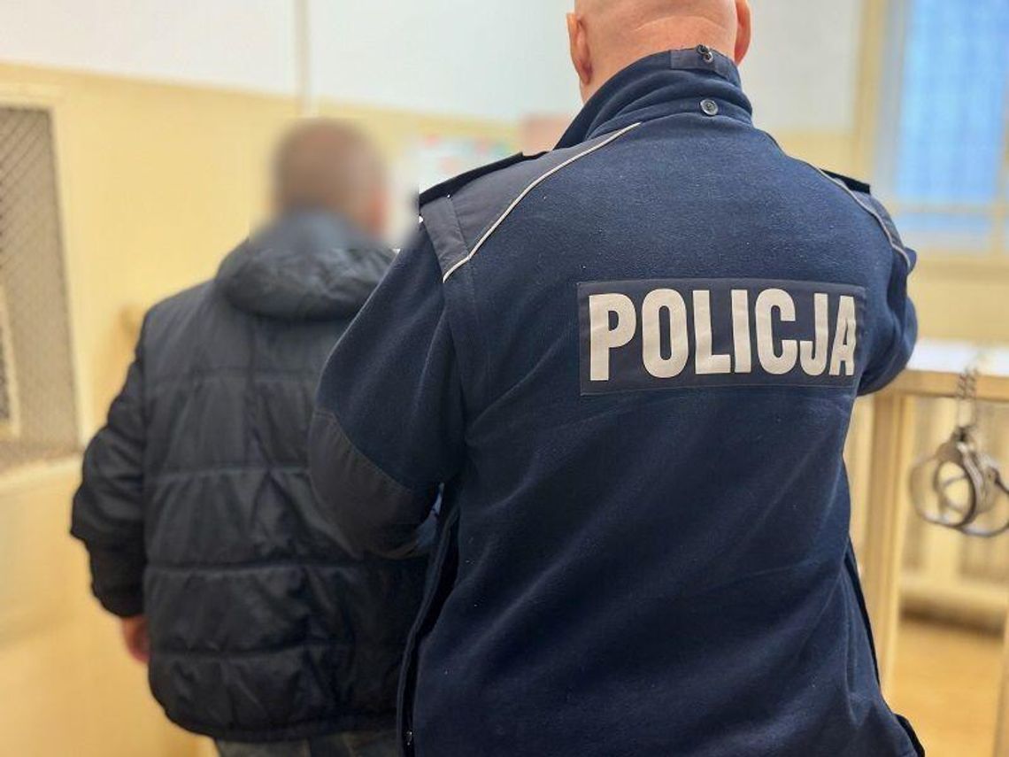 Poszukiwany za narkotyki został zatrzymany z kolejną porcją zakazanych substancji Poszukiwany za narkotyki został zatrzymany z kolejną porcją zakazanych substancji