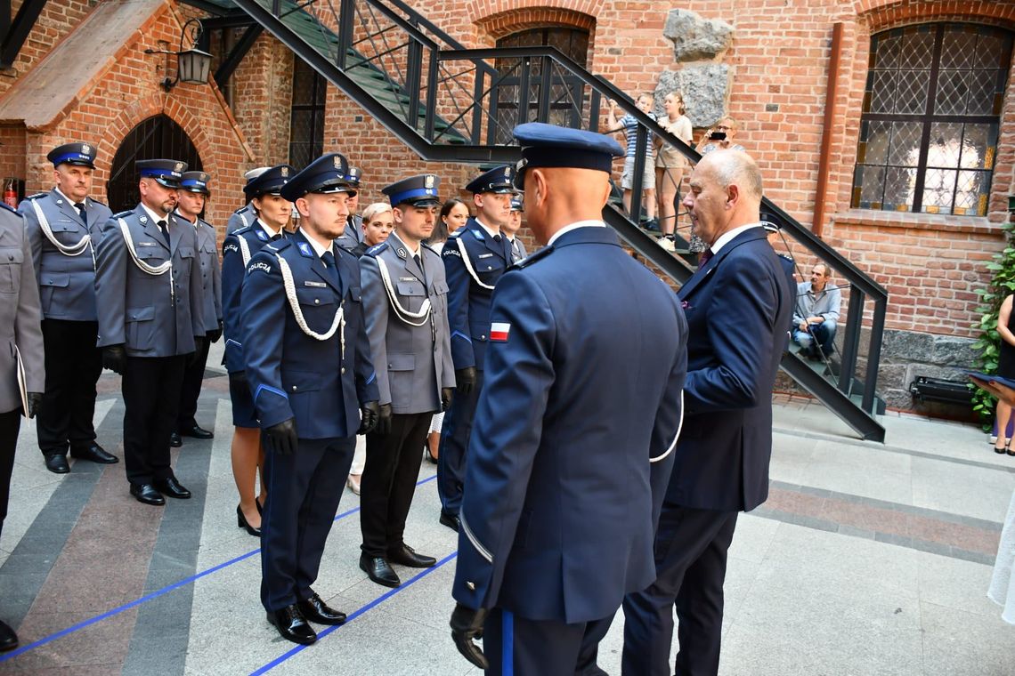 Powiatowe święto policji na gniewskim zamku