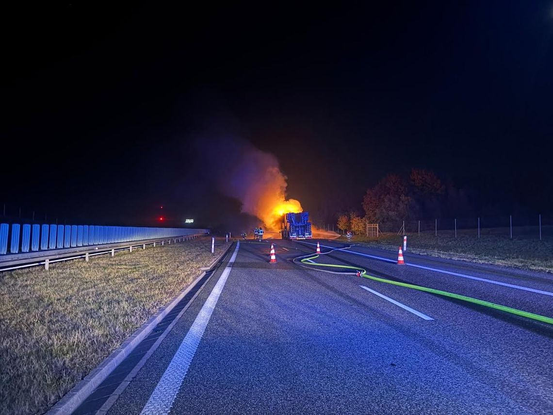 Pożar na A1. Utrudnienia w ruchu między Swarożynem i Stanisławiem