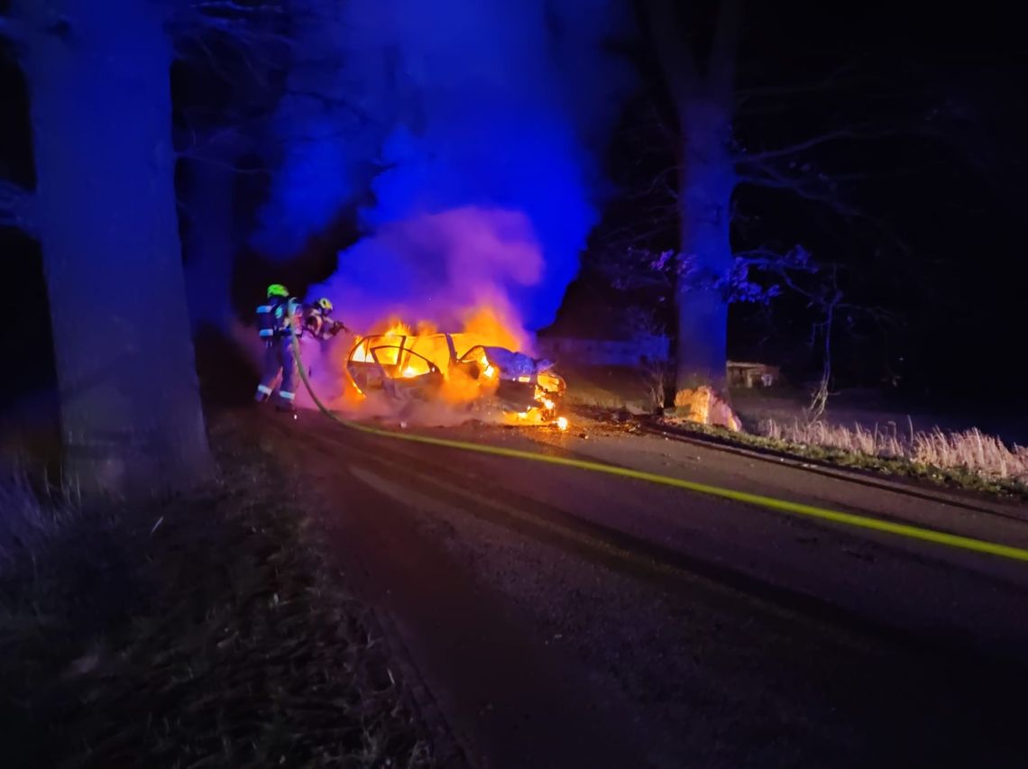 Janiszewo: Pożar samochodu zakończył się śmiercią kierowcy