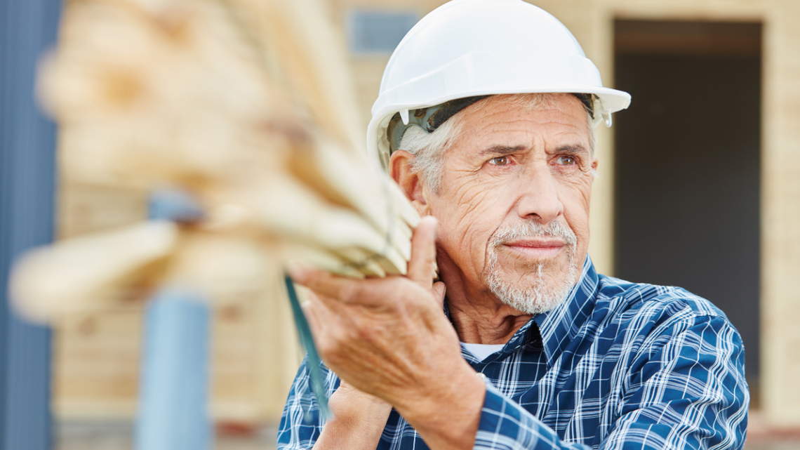 Pracownik w tym wieku jest na wagę dopłaty. Sprawdź jakiej
