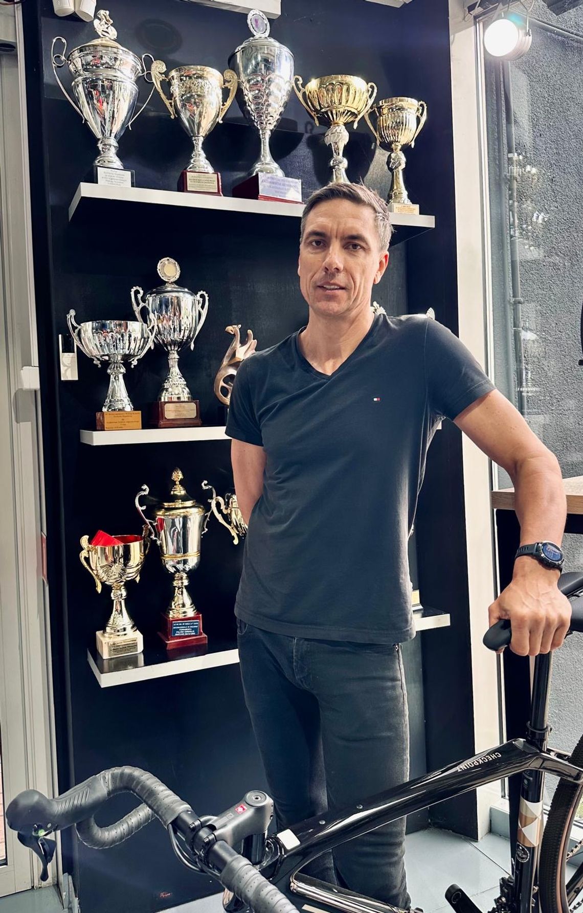 "Rodzice zapisali mnie do sekcji kolarskiej i zakochałem się w rowerze". Rozmowa z Bogdanem Bondariewem