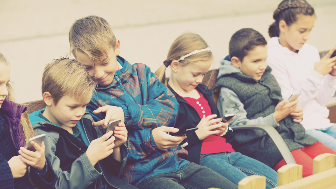 Social media dozwolone od lat 16. Cyberprzemoc wobec dzieci