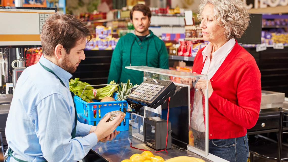 Sprzedawcy pod lupą kontrolerów. Mandaty poszły w miliony złotych Sprzedawcy pod lupą kontrolerów. Mandaty poszły w miliony złotych