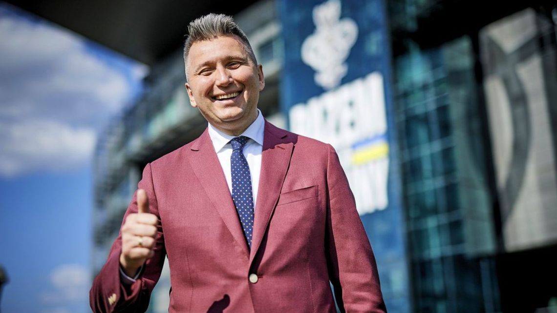 Szef PKOl walczy o stanowisko i duże pieniądze. Sprytny ruch Piesiewicza