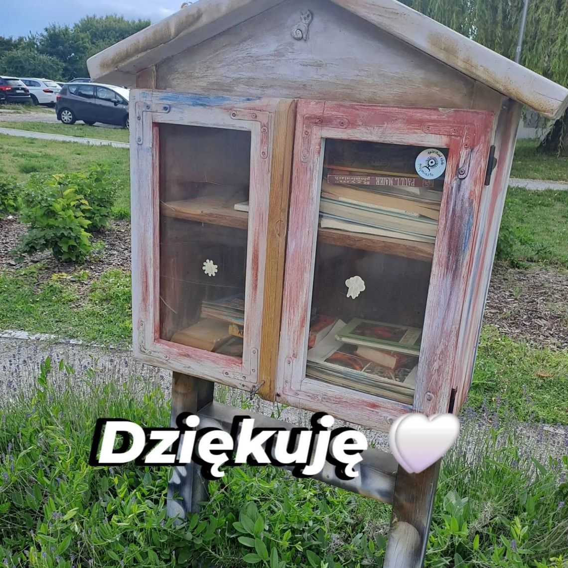 Tajemnica i "cud” na Osiedlu Bajkowym: Drugie życie tczewskiego domku na książki Tajemnica i "cud” na Osiedlu Bajkowym: Drugie życie tczewskiego domku na książki