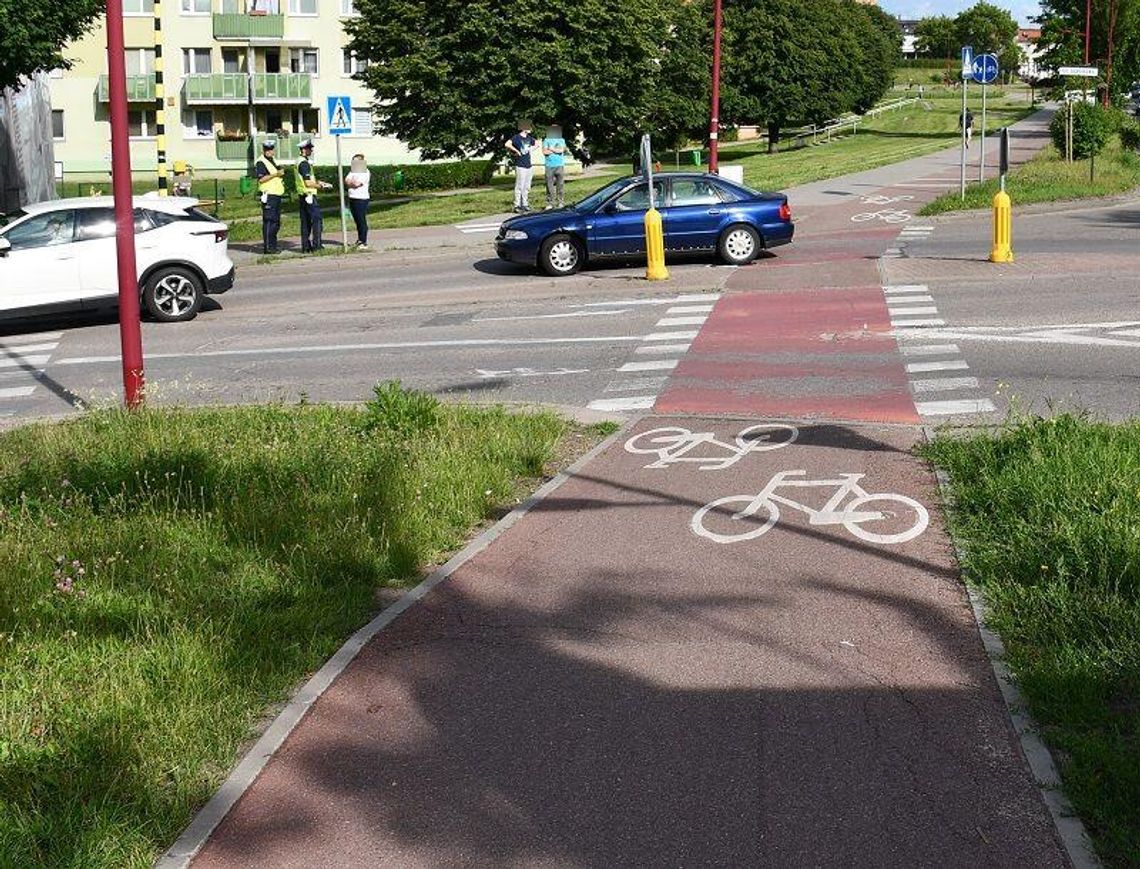[TCZEW] Nie ustąpiła pierwszeństwa rowerzyście. 50-latek trafił do szpitala