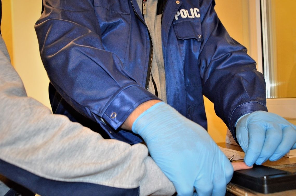 Tczew: W samochodzie 24-latka policjanci znaleźli narkotyki