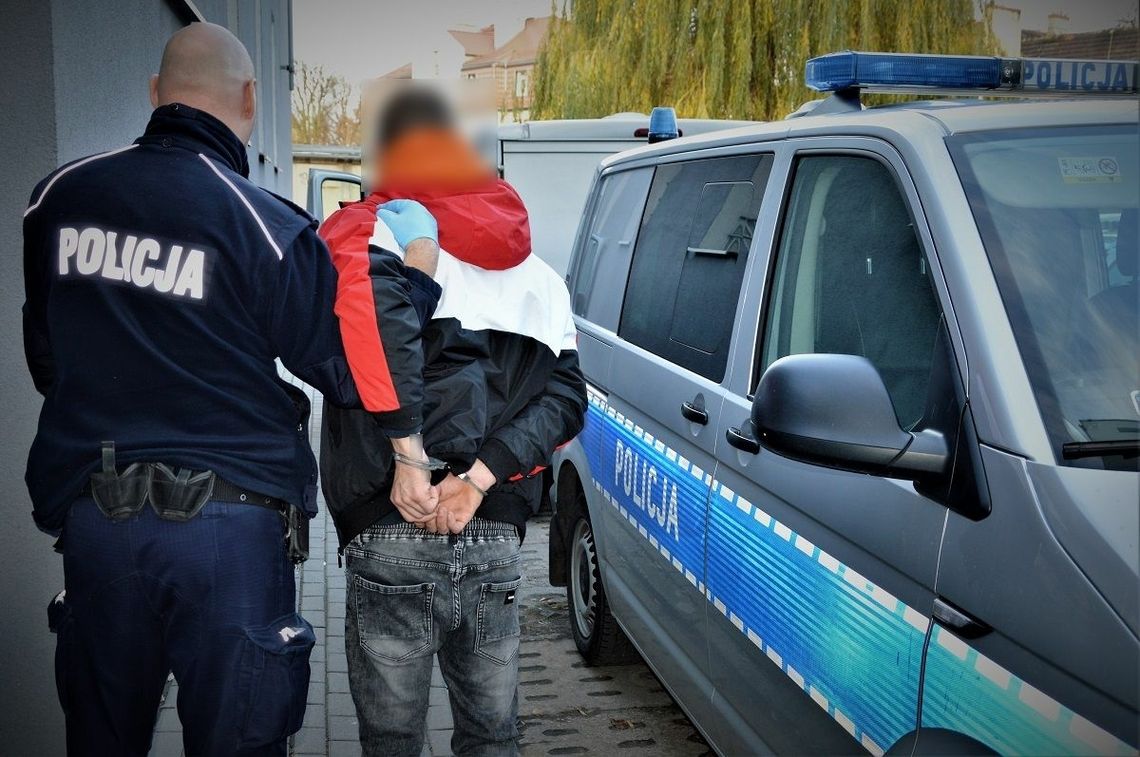 Tczewscy policjanci zatrzymali 29-latka poszukiwanego dwoma listami gończymi Tczewscy policjanci zatrzymali 29-latka poszukiwanego dwoma listami gończymi