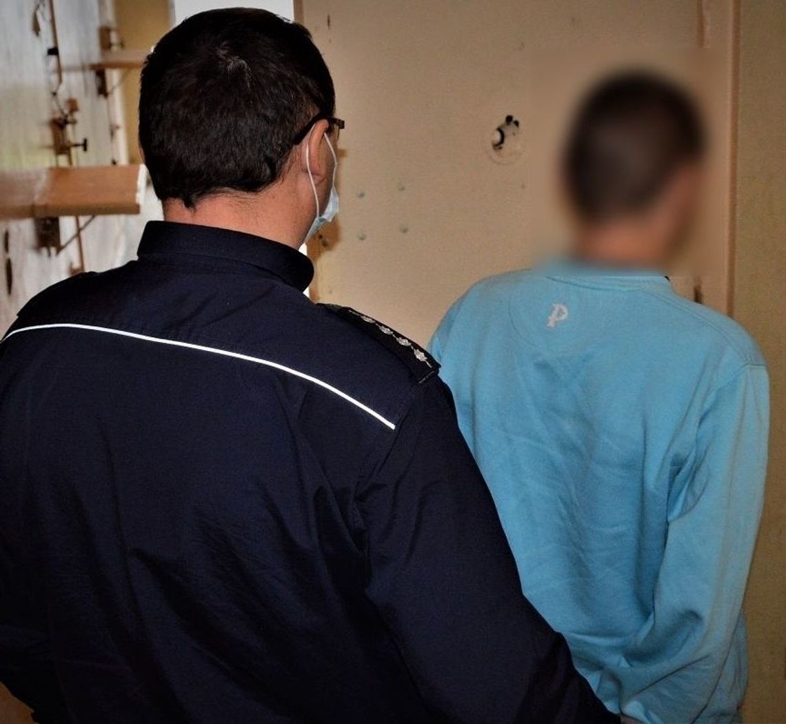 Tczewscy policjanci zatrzymali 37-latka, który był ścigany listem gończym.