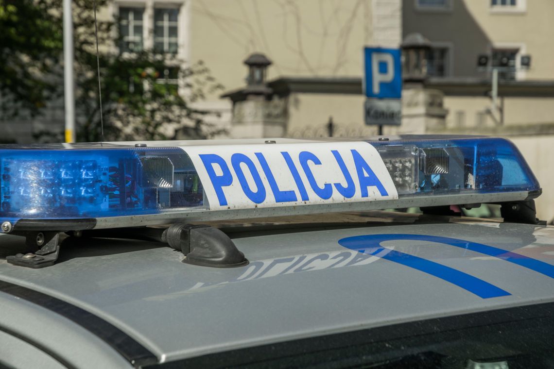 Tragedia w Tczewie: Zwłoki 43-latki w mieszkaniu. Policja zatrzymała 19-latka Tragedia w Tczewie: Zwłoki 43-latki w mieszkaniu. Policja zatrzymała 19-latka