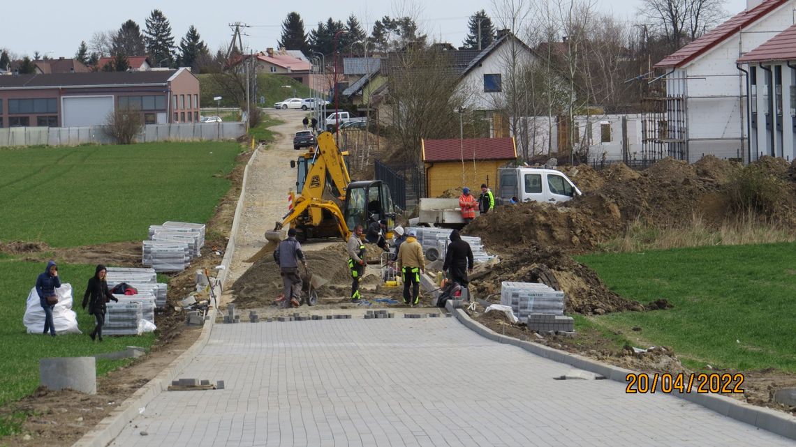 Trwają prace drogowe przy ulicy Retmańskiej. Termin zakończenia inwestycji mija w czerwcu