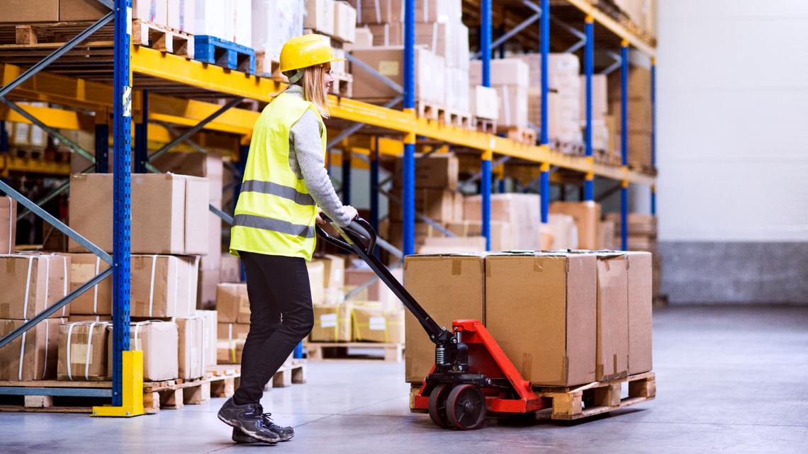 Tyle średnio zarabia się w Polsce. Prawda o płacach jest mniej kolorowa