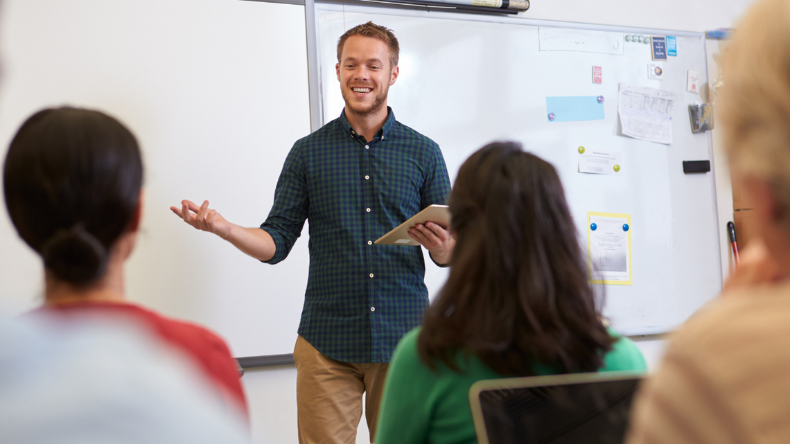 Tyle zarobią nauczyciele od września. Małe podwyżki od stycznia Tyle zarobią nauczyciele od września. Małe podwyżki od stycznia