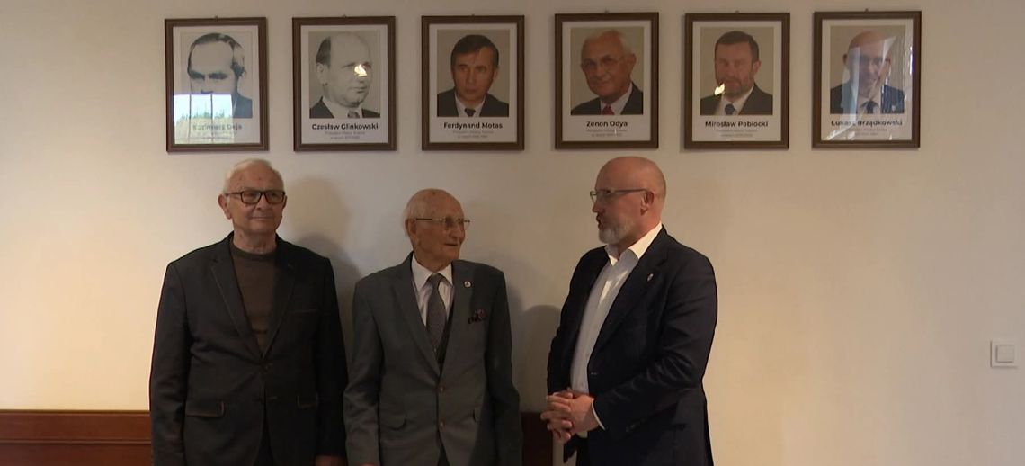 Urzędowy poczet czy zwykła codzienność? Urzędowy poczet czy zwykła codzienność?