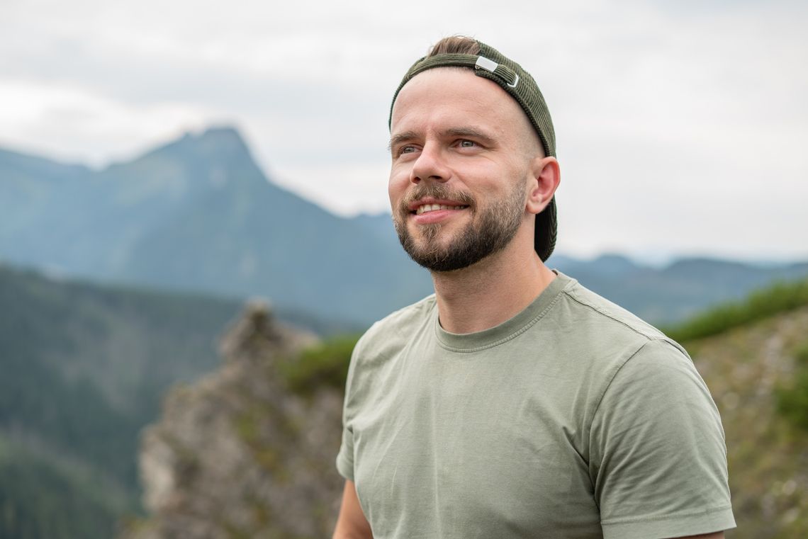 Uważność to trening, nie moda. Jak świadomy oddech zmienia nasz układ nerwowy? [ROZMOWA]