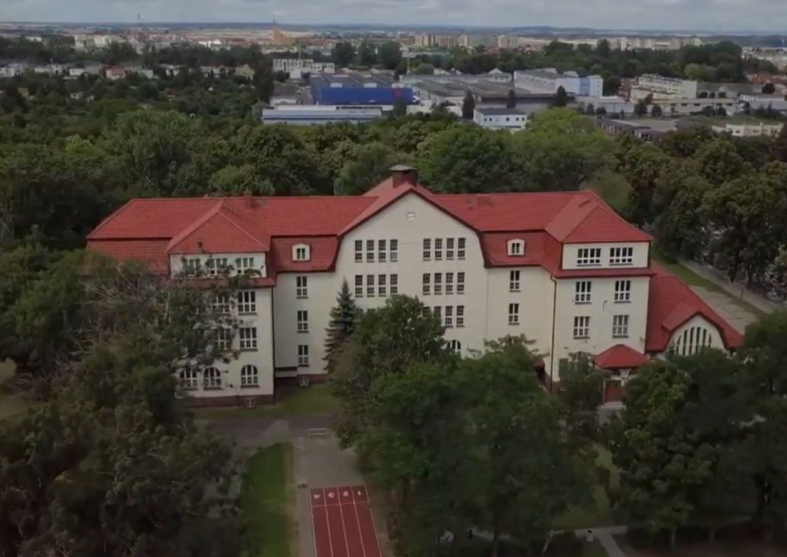 W czerwonej strefie szkoły ponadpodstawowe pracują zdalnie. Jak sytuacja wygląda w Tczewie? 