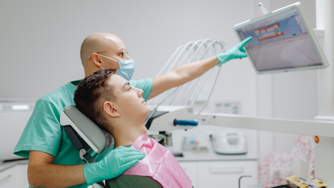 W kolejkach do lekarzy. Politycy sami w nich nie stoją W kolejkach do lekarzy. Politycy sami w nich nie stoją