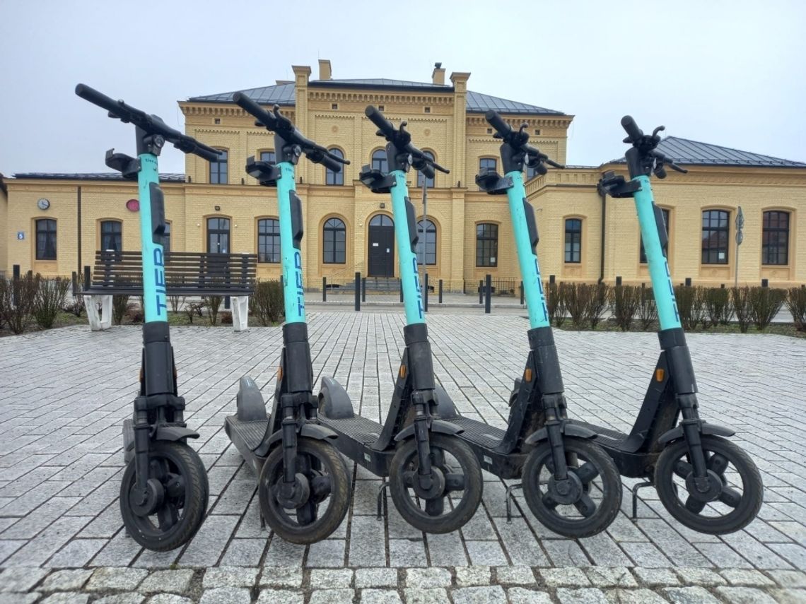 W Starogardzie Gdańskim pojawiły się elektryczne hulajnogi. Ile kosztuje przejazd? W Starogardzie Gdańskim pojawiły się elektryczne hulajnogi. Ile kosztuje przejazd?