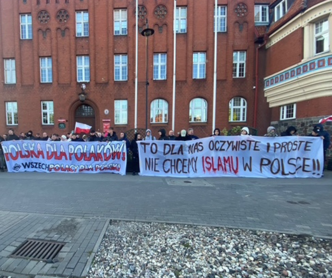 W Tczewie protestowano przeciwko migrantom [ZDJĘCIA]