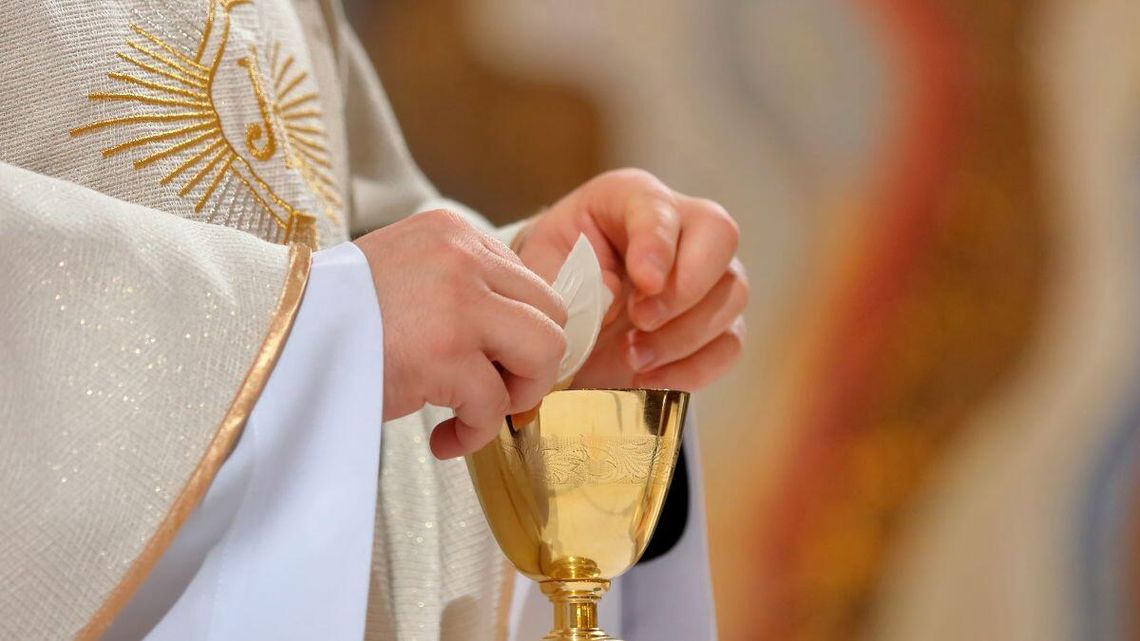 Wierni oburzeni. Dostali od księdza trzy koperty i mają je wypełnić