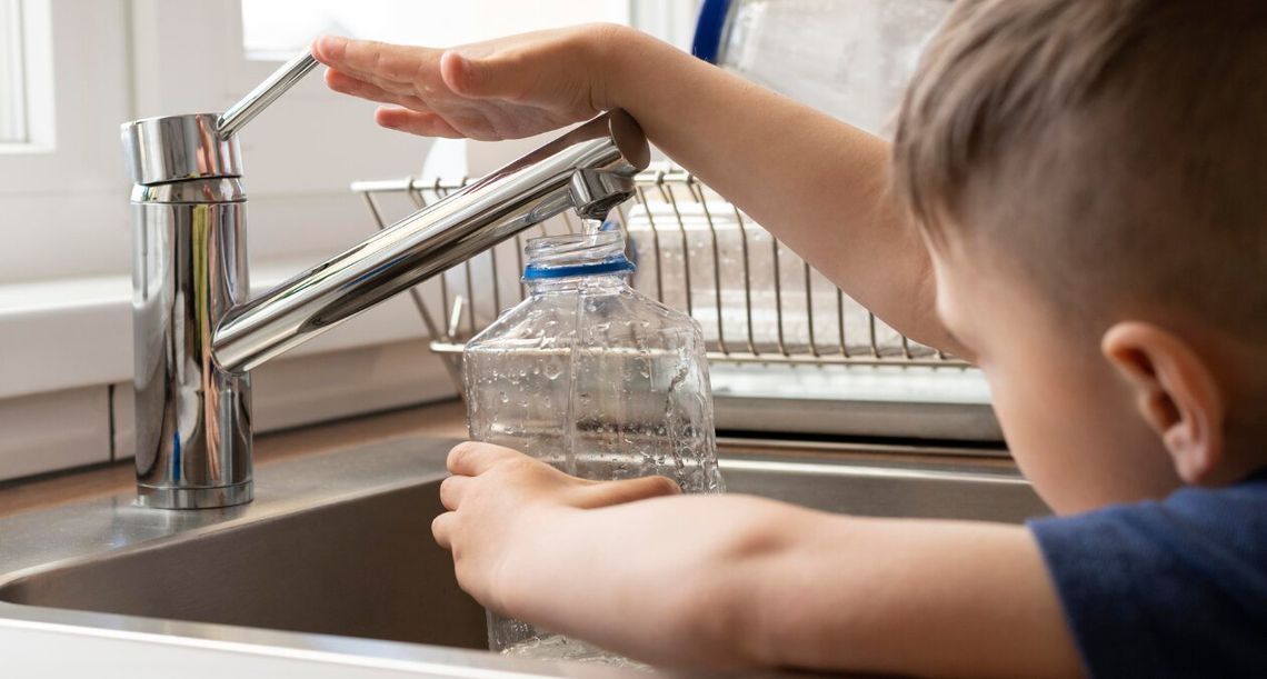 Woda wycieka z sieci. Straty są poważne. Gminy apelują do mieszkańców Woda wycieka z sieci. Straty są poważne. Gminy apelują do mieszkańców
