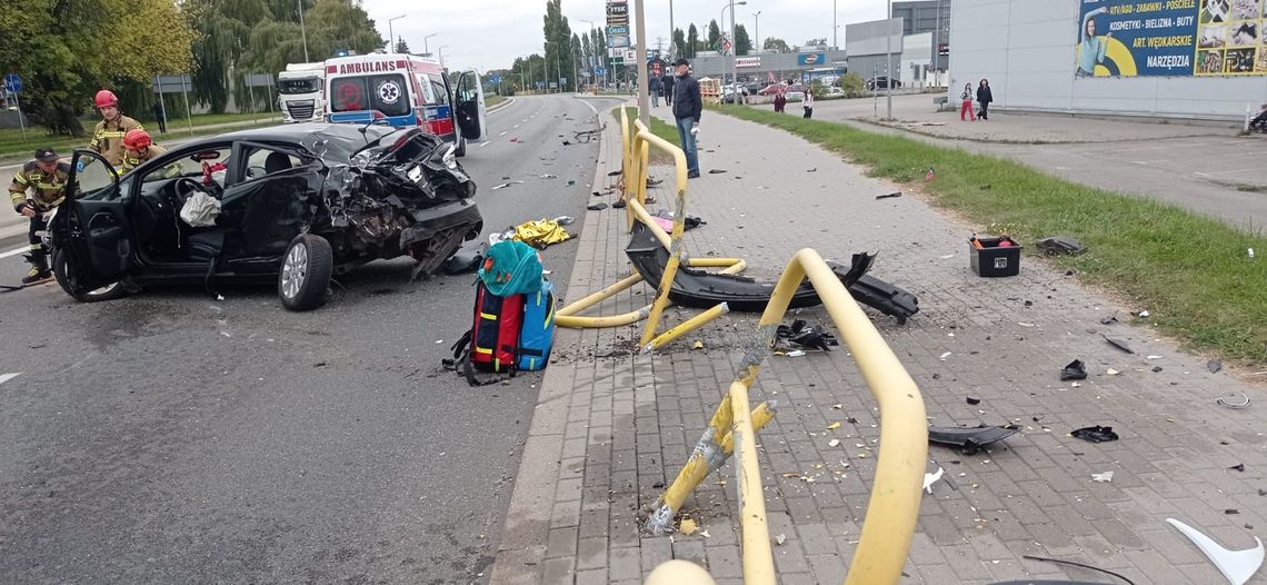 Wypadek na alei Solidarności w Tczewie. Jedna osoba poszkodowana Wypadek na alei Solidarności w Tczewie. Jedna osoba poszkodowana