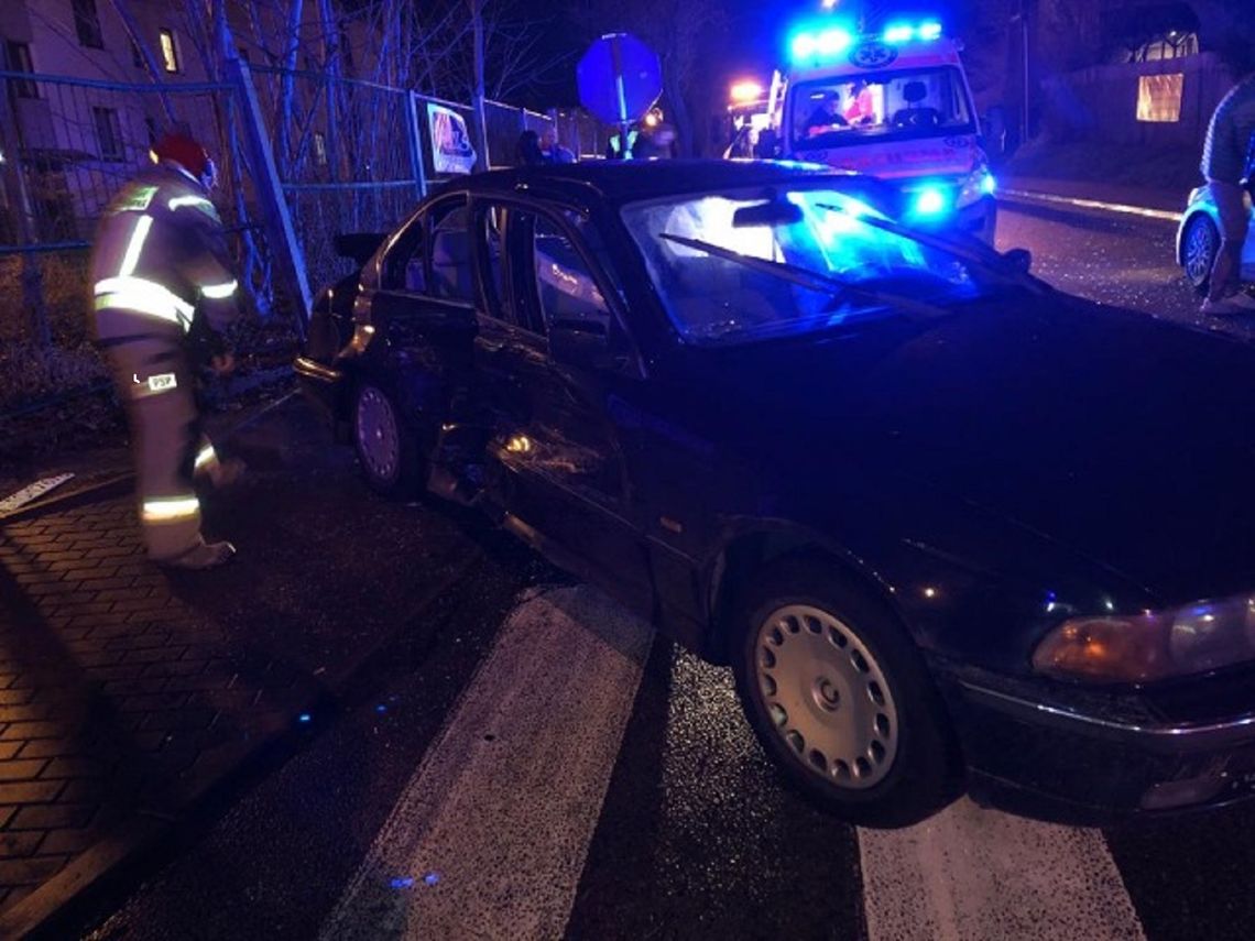 Wypadek na skrzyżowaniu ul. Bałdowskiej i Bema w Tczewie. Dwie osoby poszkodowane
