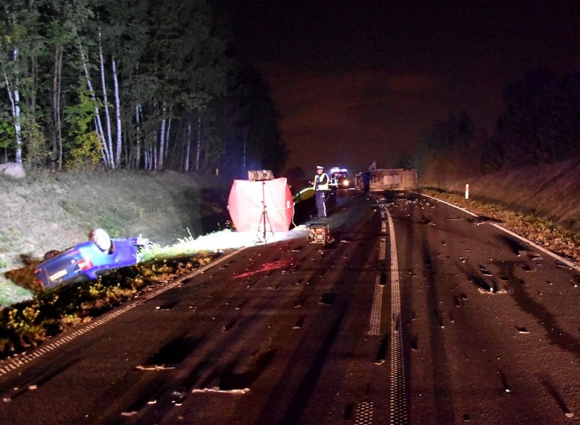 Wypadek samochodowy w Siwiałce. Jedna osoba zginęła, dwie są ranne