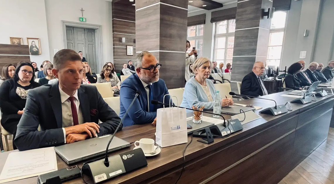 XXX Sesja Rady Miejskiej w Tczewie: Nowe inwestycje mieszkaniowe, budżet i sprawy społeczne na horyzoncie XXX Sesja Rady Miejskiej w Tczewie: Nowe inwestycje mieszkaniowe, budżet i sprawy społeczne na horyzoncie