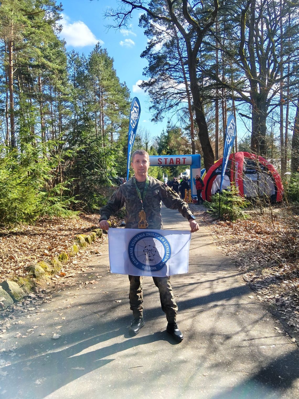 Z plecakiem i w żołnierskich butach. Patryk Sowiński po "Setce Komandosa" [ROZMOWA]