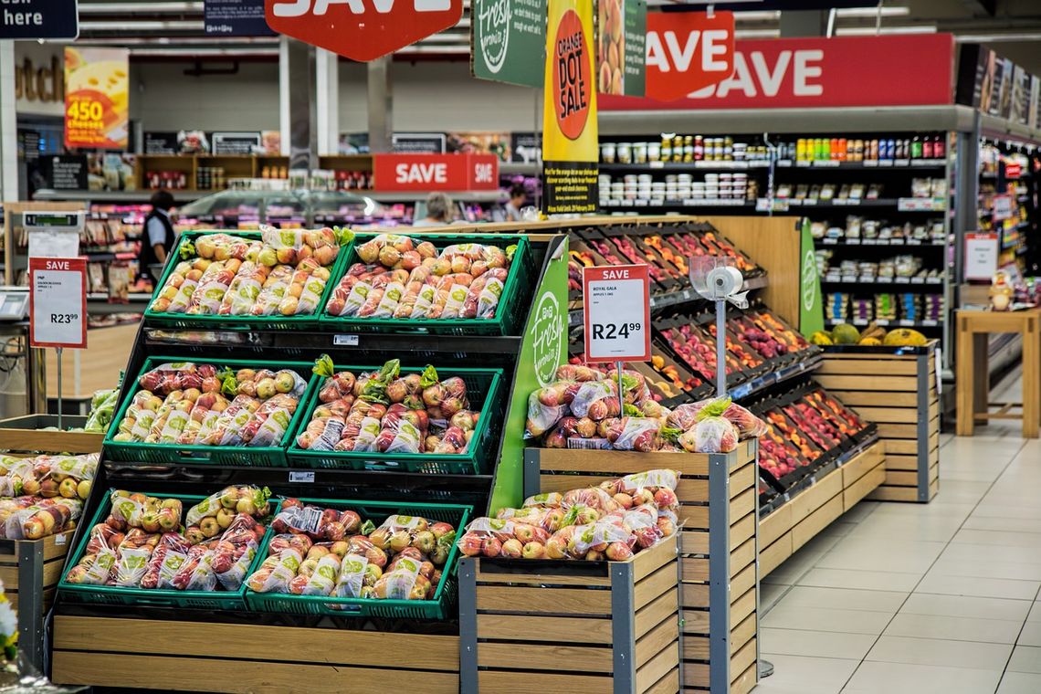 Zakaz handlu w niedzielę dzieli Polaków na pół. Zmienią się przepisy?