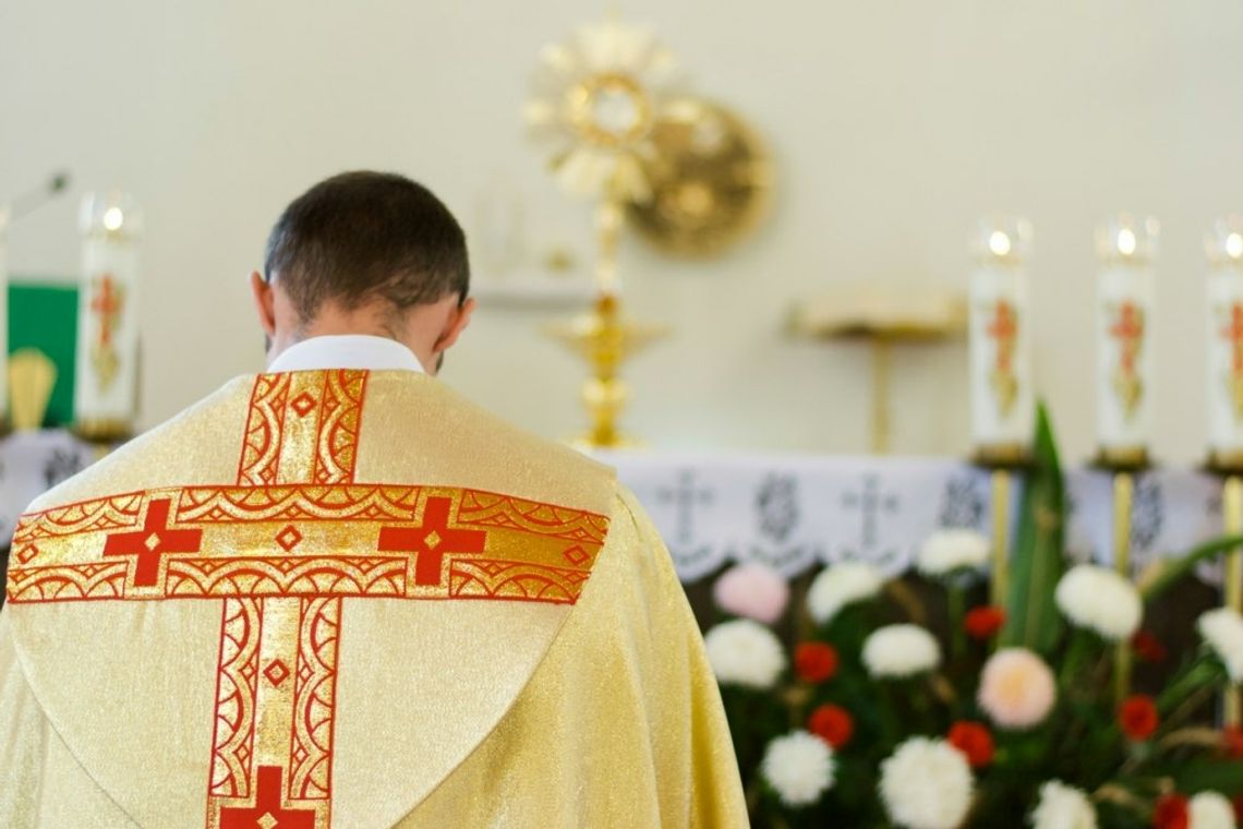 Zarzuty i areszt dla księdza. Ciąg dalszy seksskandalu w Dąbrowie Górniczej