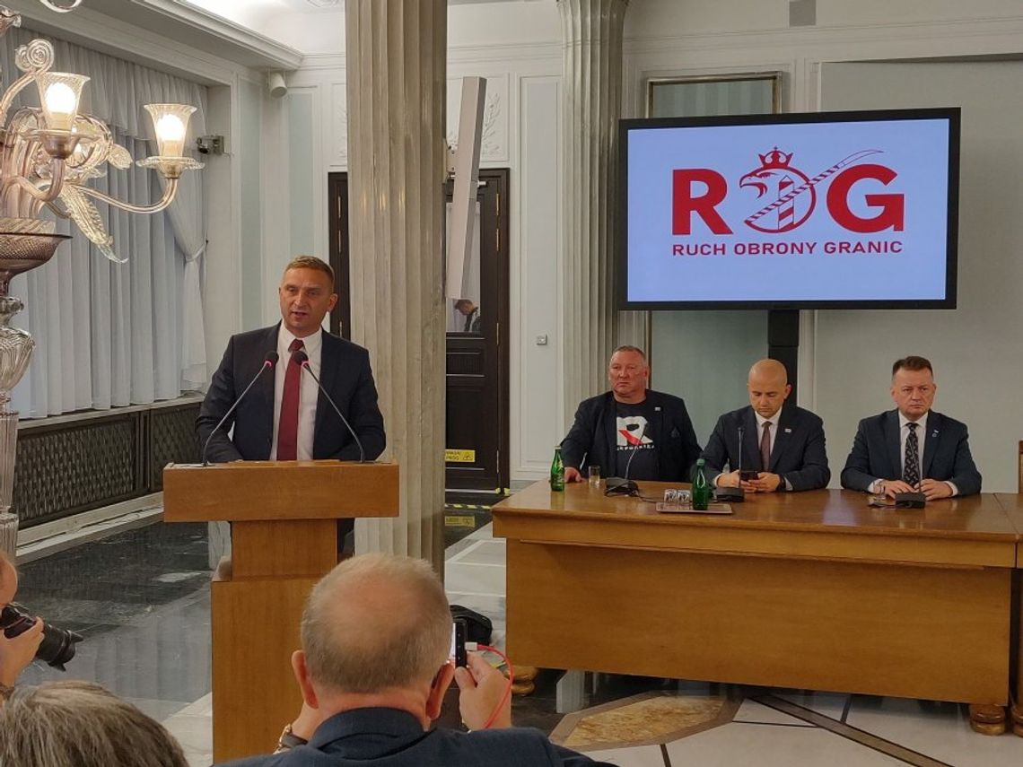 "Źle zaczął i źle kończy". Ostre komentarze po ułaskawieniu Bączkiewicza