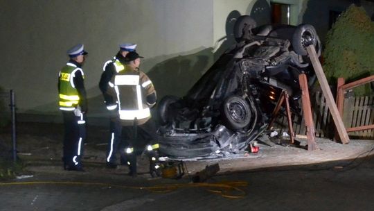 Powiat starogardzki: Dwóch nietrzeźwych kierowców rozbiło auta