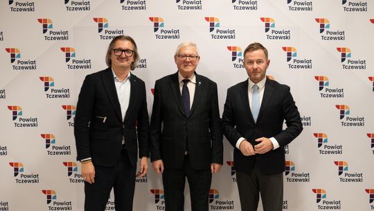 Burmistrz Pelplina Wicestarosta i Senator.jpg