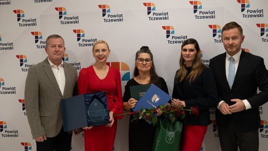 Grupa wolontariuszy roku KGW Rukosin Powiatowa Gala Wolontariatu 2.jpg