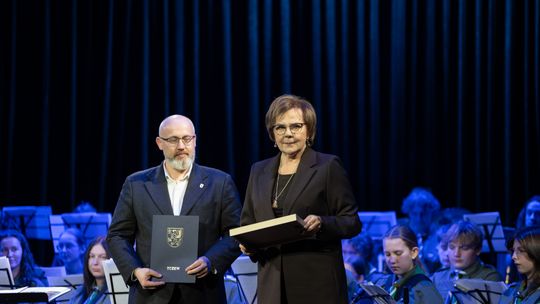 Prezydent Tczewa i Dyrektorka Fabryki Sztuk.jpg