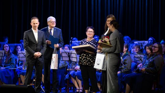 Wyrónienie Firma przyjazna społeczności lokalnej ŁOMPIEŚ Powiatowa Gala Wolontariatu.jpg