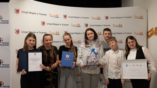 Wyróżenienie Grupa wolontariuszy Szkolne Koło Wolontariatu SP 8 w Tczewie Powiatowa Gala Wolontariatu.jpg